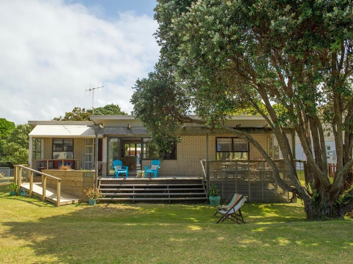 Vintage Pohutukawa - Whangamata Bach Exterior foto