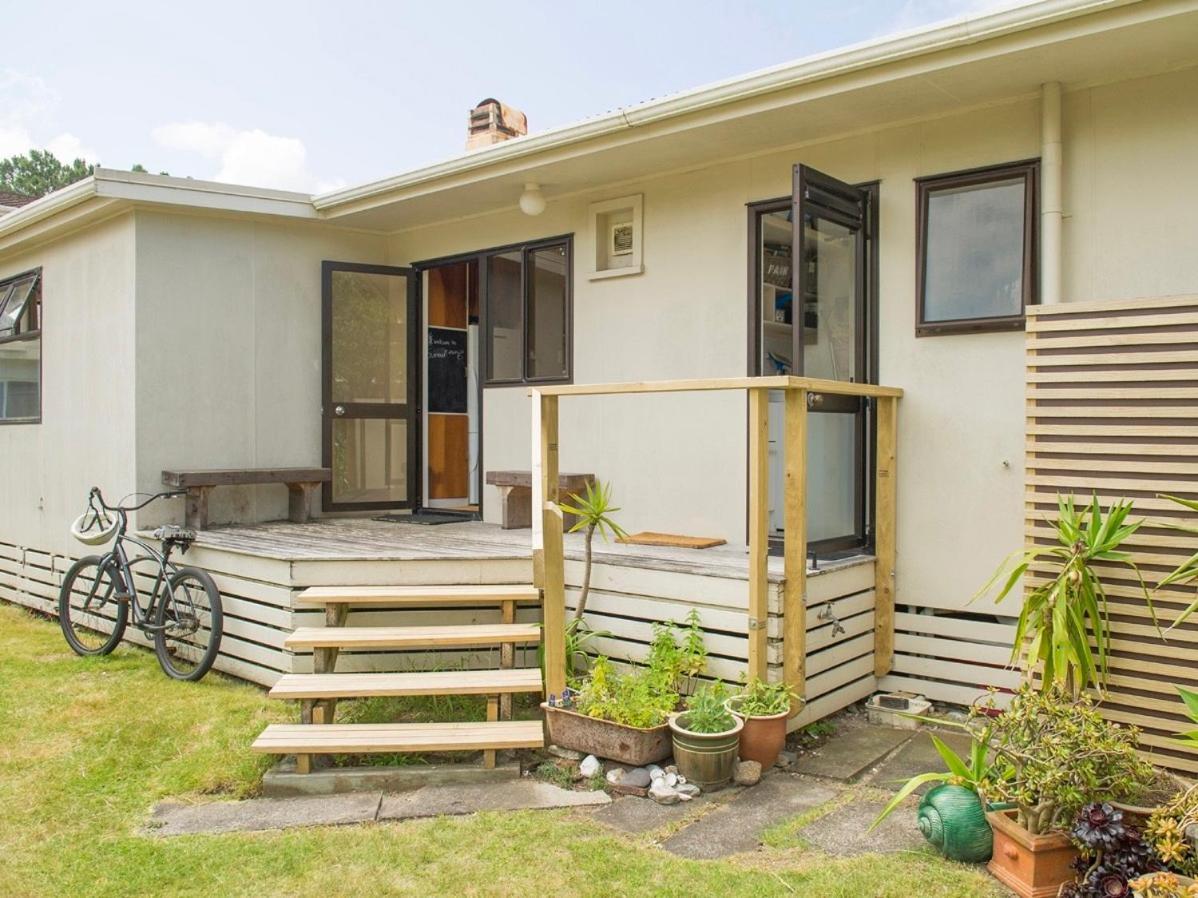 Vintage Pohutukawa - Whangamata Bach Exterior foto